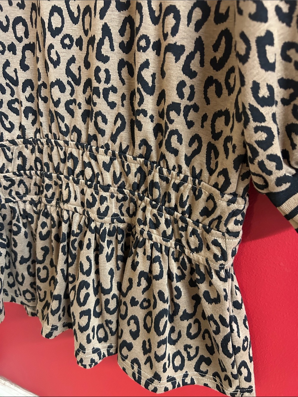 She + Sky boutique Leopard Print Peplum sweater Top - Tan & Black size medium - Picture 3 of 6